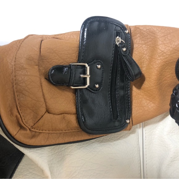 Rosetti Black, Tan and Cream Shoulder Strap Purse. - Picture 4 of 7